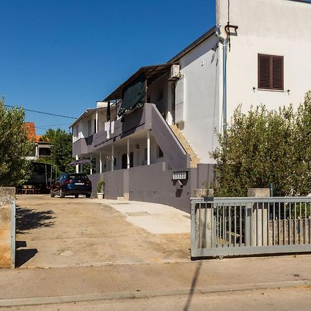 Petra Modern Apartment With Free Parking And Bbq Zara Esterno foto