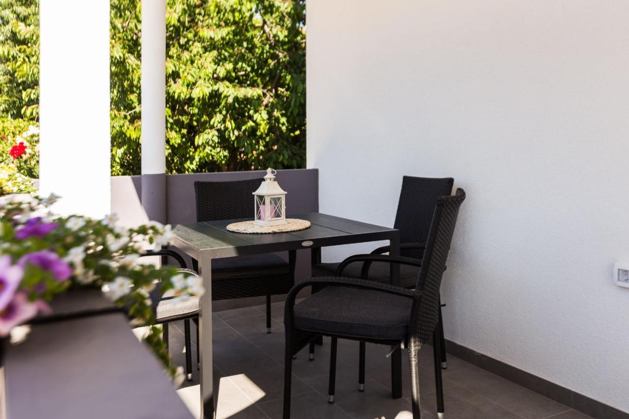 Petra Modern Apartment With Free Parking And Bbq Zara Esterno foto
