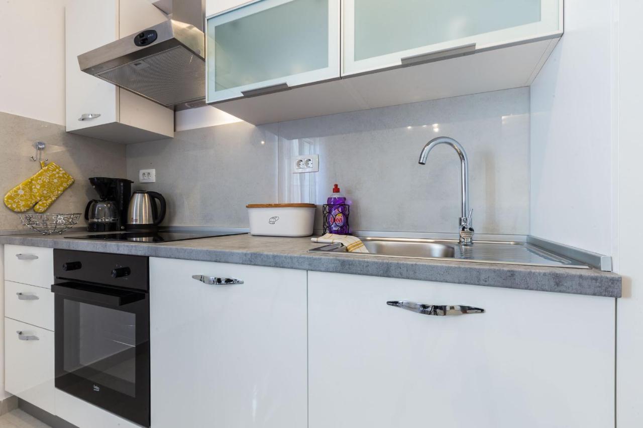Petra Modern Apartment With Free Parking And Bbq Zara Esterno foto