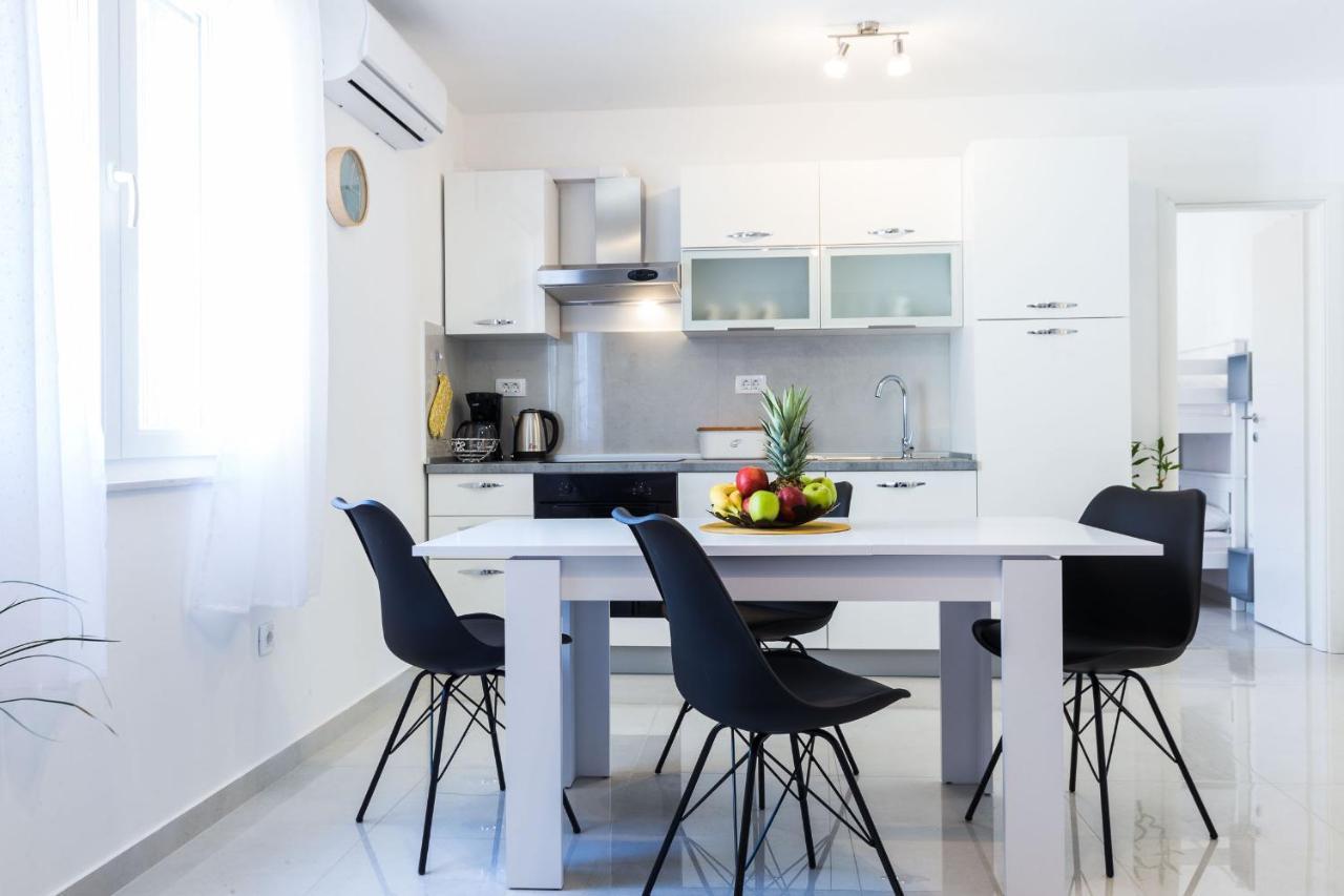 Petra Modern Apartment With Free Parking And Bbq Zara Esterno foto