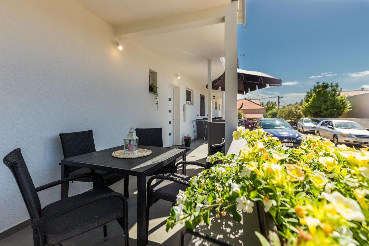 Petra Modern Apartment With Free Parking And Bbq Zara Esterno foto